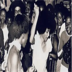 Roots N Rhythm راديو مباشر